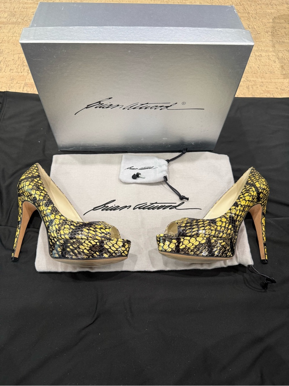 Brian Atwood Yellow snake skin print peep toe platform pumps size EU 36/US 6
